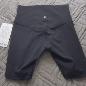 NWT Lululemon align 8"
